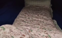 北京冰雹后车辆维修排长队，车主带被子连夜等待