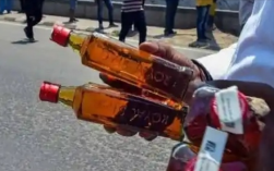 印度假酒事件导致十四人死亡悲剧