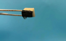 中澳科学家发明智能海绵，实现空气中挤水技术！