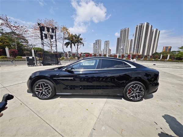 比亚迪仰望U7豪华轿车正式上市,起步价62.8万元起,四座豪华体验开启-图7 比亚迪仰望U7豪华轿车正式上市,起步价62.8万元起,四座豪华体验开启-图7