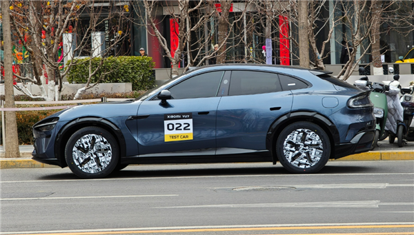 小米YU7陆地战车,御风而行,雷军揭秘小米御7新动向-图2 小米YU7陆地战车,御风而行,雷军揭秘小米御7新动向-图2