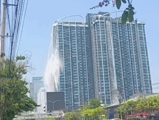 缅甸7.9级地震引发泰国强烈震感,高空泳池瞬间变瀑布奇观-图1 缅甸7.9级地震引发泰国强烈震感,高空泳池瞬间变瀑布奇观-图1