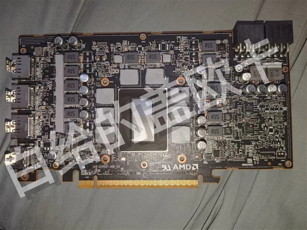 AMD公版RX 9070 XT全方位曝光与拆解,熟悉的设计风采-图3 AMD公版RX 9070 XT全方位曝光与拆解,熟悉的设计风采-图3