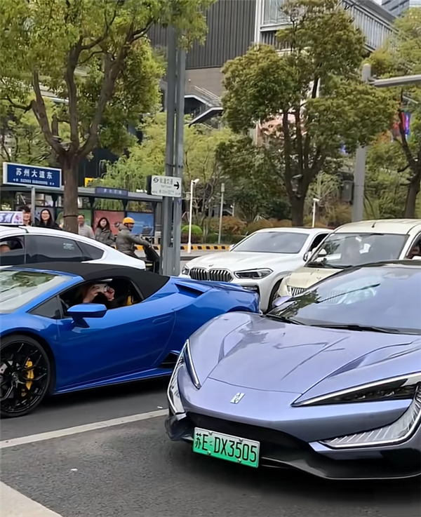 仰望U9街头炫舞,兰博基尼黯然失色-图1 仰望U9街头炫舞,兰博基尼黯然失色-图1