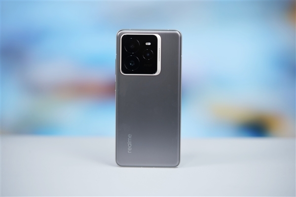 真我GT7重磅官宣，搭载天机9400+，本月震撼发布！-图3