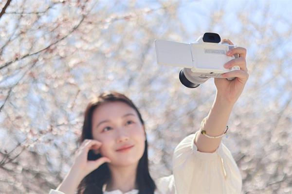 佳能EOS R50春日桃花人像实拍感受-图11 佳能EOS R50春日桃花人像实拍感受-图11