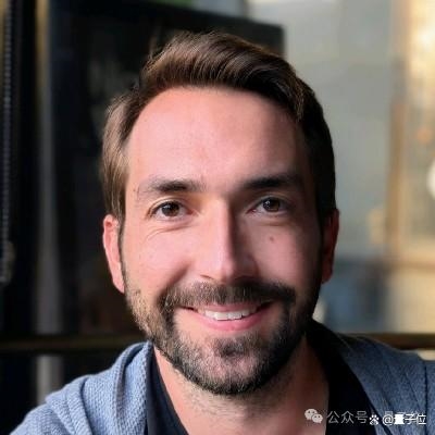 马斯克背后的科技巨头亮相，擎天柱机器人震撼走姿，招募人才助力创新之旅-图7