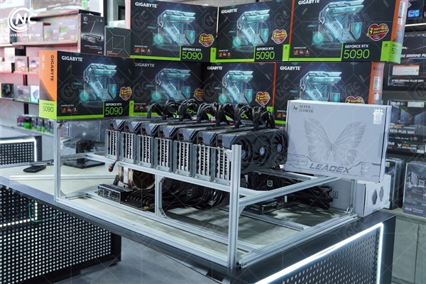 越南打造AI服务器,七块RTX 5090驱动,总功耗超4000W-图4 越南打造AI服务器,七块RTX 5090驱动,总功耗超4000W-图4