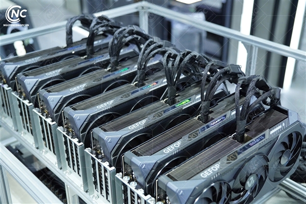 越南打造AI服务器,七块RTX 5090驱动,总功耗超4000W-图5 越南打造AI服务器,七块RTX 5090驱动,总功耗超4000W-图5