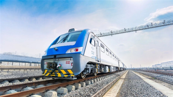 GTC-80ⅡJ型钢轨探伤车亮相，打破技术垄断，毫米级数据误差揭秘-图1