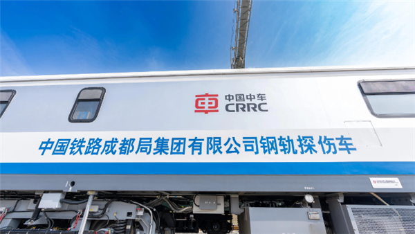 GTC-80ⅡJ型钢轨探伤车亮相，打破技术垄断，毫米级数据误差揭秘-图2