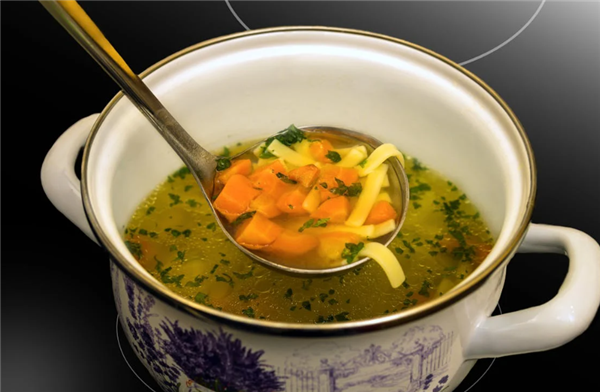 误食断肠草引发中毒，一家六口紧急入院治疗，误认为是五指毛桃所致-图1