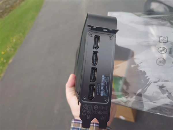 RTX PRO 6000专业显卡开售，96GB显存，价格高达9万元-图5