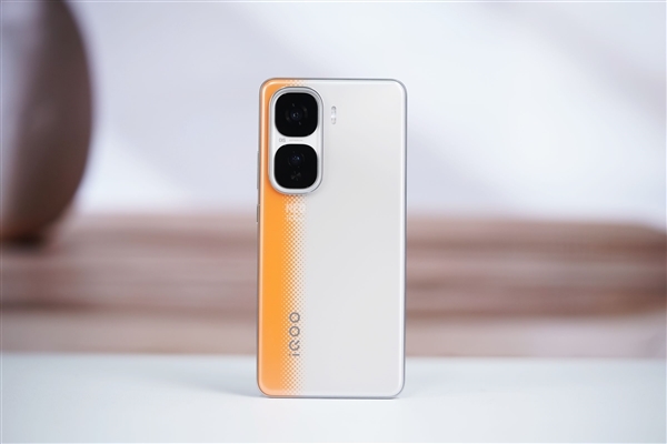 iQOO Neo10 Pro+ 3K档性能机领跑,跑分破331万直追安卓之巅-图2 iQOO Neo10 Pro+ 3K档性能机领跑,跑分破331万直追安卓之巅-图2