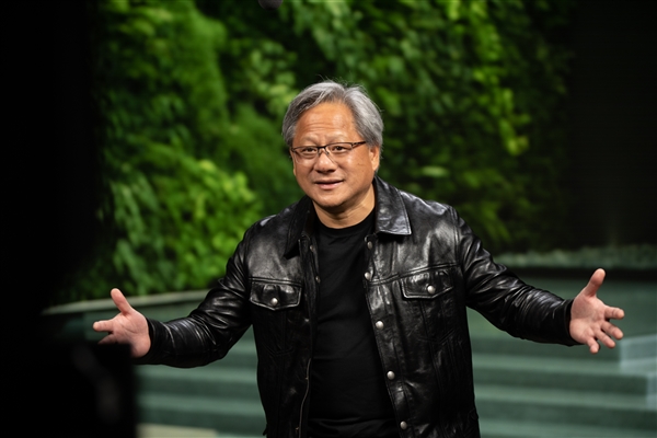 英伟达错过中国AI市场将造成巨大损失，黄仁勋呼吁美国别一意孤行-图1