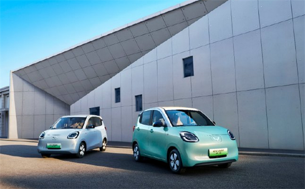 五菱宏光MINIEV蝉联57个月A00级销冠,四月销售突破2万8千台再创佳绩!-图2 五菱宏光MINIEV蝉联57个月A00级销冠,四月销售突破2万8千台再创佳绩!-图2