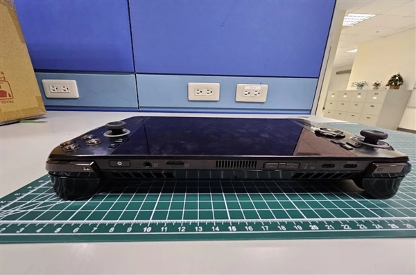 Xbox掌机首度亮相展示-图4 Xbox掌机首度亮相展示-图4