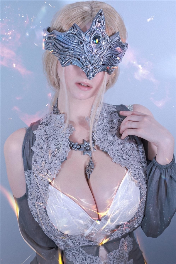 美国小姐姐惊艳Cosplay黑暗之魂3防火女,火辣身材成焦点-图6 美国小姐姐惊艳Cosplay黑暗之魂3防火女,火辣身材成焦点-图6