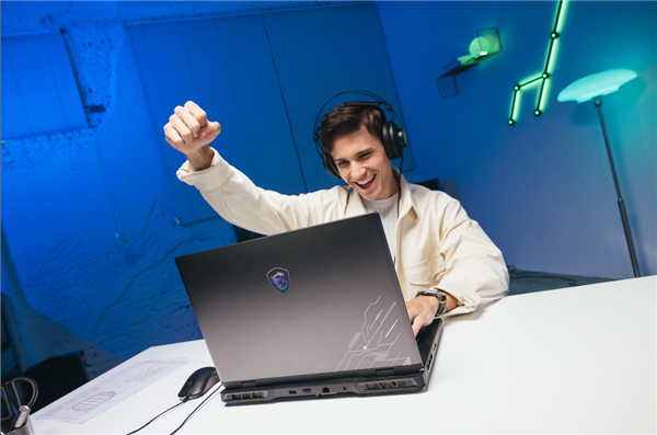 微星游戏本RTX5070新品配置震撼发布,神影系列超值价7999元起售!-图5 微星游戏本RTX5070新品配置震撼发布,神影系列超值价7999元起售!-图5