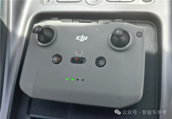 比亚迪联手大疆推出停机坪奶爸车,售价仅17万起!-图7 比亚迪联手大疆推出停机坪奶爸车,售价仅17万起!-图7