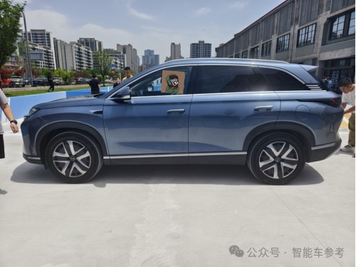 比亚迪联手大疆推出停机坪奶爸车,售价仅17万起!-图12 比亚迪联手大疆推出停机坪奶爸车,售价仅17万起!-图12