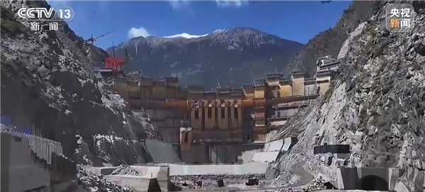 我国在建海拔最高拱坝成功取出世界最长芯，达38.1米高度刷新纪录-图1