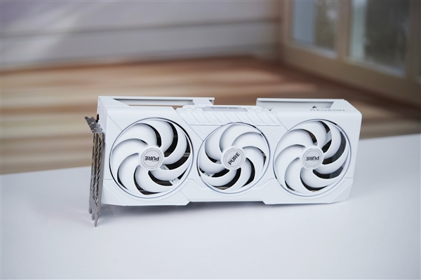 蓝宝石RX 9070超越RTX 5060 Ti，全新GRE GAMING OC 12GB DUAL显卡图赏亮相！-图4