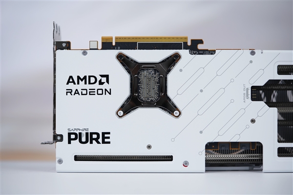 蓝宝石RX 9070超越RTX 5060 Ti，全新GRE GAMING OC 12GB DUAL显卡图赏亮相！-图8
