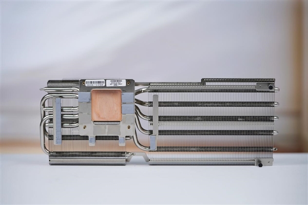 蓝宝石RX 9070超越RTX 5060 Ti，全新GRE GAMING OC 12GB DUAL显卡图赏亮相！-图19