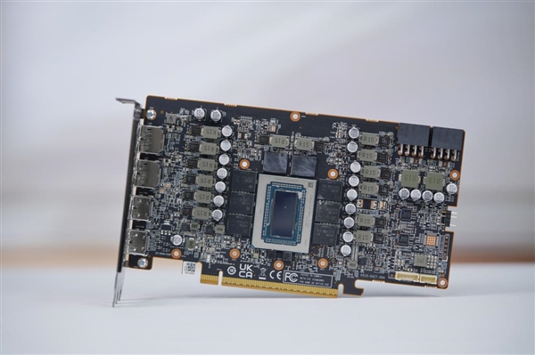 蓝宝石RX 9070超越RTX 5060 Ti，全新GRE GAMING OC 12GB DUAL显卡图赏亮相！-图20
