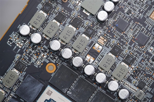 蓝宝石RX 9070超越RTX 5060 Ti，全新GRE GAMING OC 12GB DUAL显卡图赏亮相！-图24