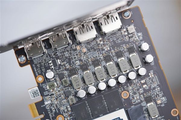 蓝宝石RX 9070超越RTX 5060 Ti，全新GRE GAMING OC 12GB DUAL显卡图赏亮相！-图26