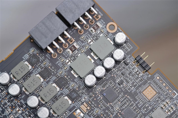 蓝宝石RX 9070超越RTX 5060 Ti，全新GRE GAMING OC 12GB DUAL显卡图赏亮相！-图28
