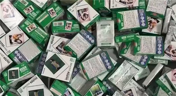 富士辟谣,拍立得相纸仍在生产,停产传闻不实-图1 富士辟谣,拍立得相纸仍在生产,停产传闻不实-图1