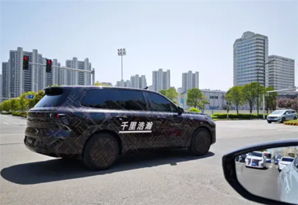 吉利银河新车曝光,9系SUV家族新成员,搭载千里浩瀚辅助驾驶系统-图1 吉利银河新车曝光,9系SUV家族新成员,搭载千里浩瀚辅助驾驶系统-图1