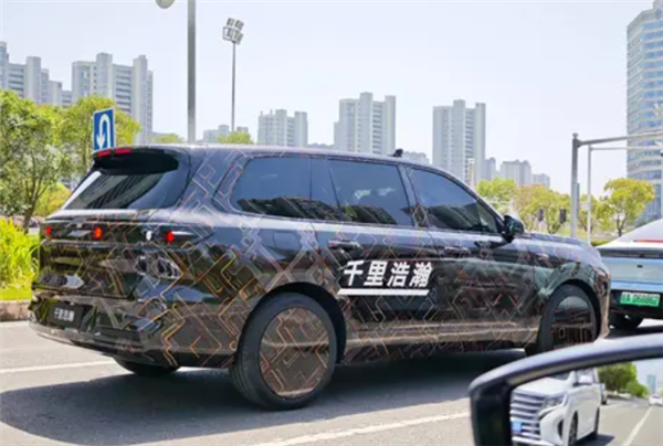 吉利银河新车曝光,9系SUV家族新成员,搭载千里浩瀚辅助驾驶系统-图2 吉利银河新车曝光,9系SUV家族新成员,搭载千里浩瀚辅助驾驶系统-图2