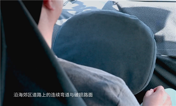 法拉第未来Faraday X原型车亮相,网友直呼极越01-图3 法拉第未来Faraday X原型车亮相,网友直呼极越01-图3